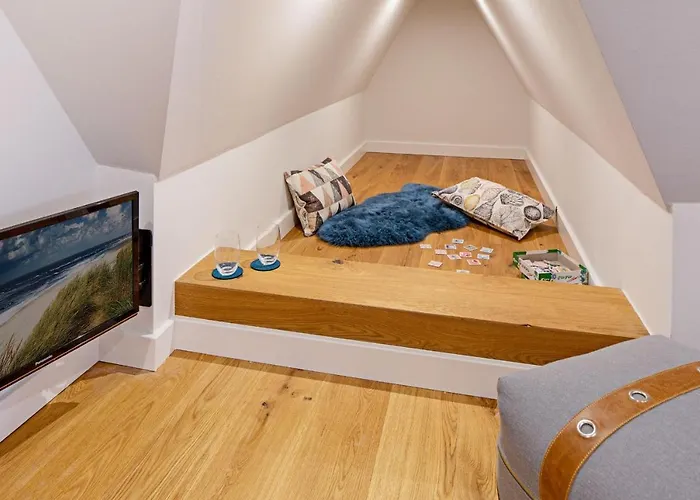 Isamare Semesterbostad List